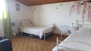 B&B / Chambres d'hotes Chambre d-hotes a proximite de Vienne, campagne et piscine : photos des chambres