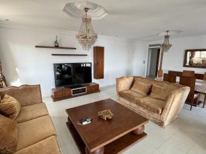 Panoramic Seafront 350sqm Flat