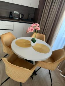 The Modern Nest Apartment with FREE Underground Parking