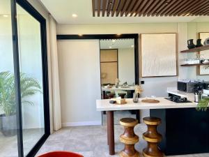 Luxury Seseh Suite - Rice field View