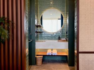 Luxury Seseh Suite - Rice field View