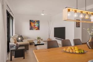 Domillion Sunrise 2bdr 2bath Gibraltar view