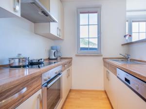 Ski-in ski-out with unique views