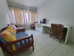 3 quadras da praia da enseada