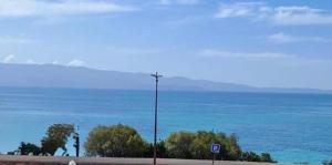 Superbe Pieds dans l eau ajaccio face à la mer plage de sable fin route des îles des sanguinaires