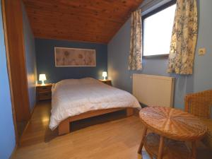 Sunny Cottage with Pool