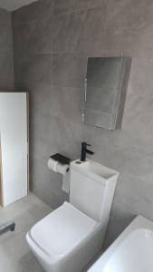 Modern & Pet-Friendly Retreat in Kent Countryside