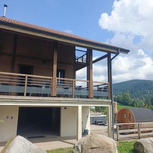 Chalet Bois le Havre du sotrè Gérardmer Sauna panoramique jacuzzi 14 personnes et 1 bébé