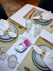 Lake View Royal Stay 2 Bedrooms Panoramic balcony