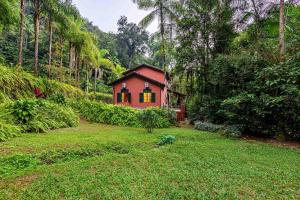 Camburi 5 quartos com piscina natural