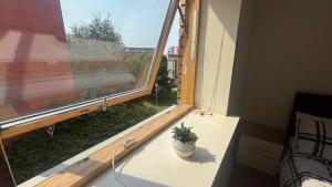 Central Dublin 2-Bed Apartment -Sleeps 5 & Parking