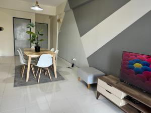Damai Vacation Stay 7 pax 3 Free Parking