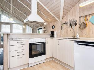 8 person holiday home in Juelsminde-By Traum