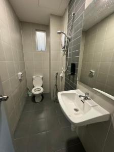 Damai Vacation Stay 7 pax 3 Free Parking
