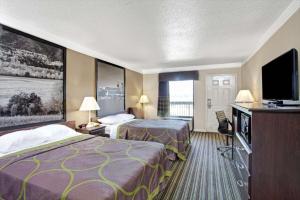 Double Room with Two Double Beds - Smoking room in Super 8 by Wyndham Knoxville East