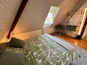 Appartements Spacieux appartement jardin, BBQ, vue sur mer, Trouville : photos des chambres