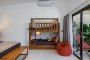 Incredible Family villa with water slide Beachside