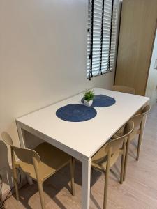 Cozy Spacious BGC Condo near SM Aura, High Street