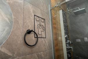 Aura Linda, Casa Bonita