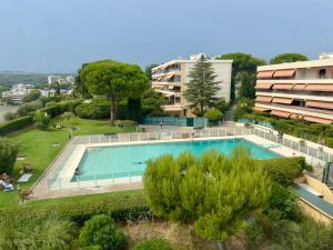 Sea view 4 people terrace 60 m & pool