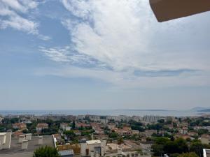 Sea view 4 people terrace 60 m & pool