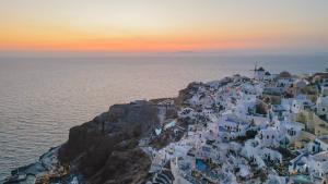 Art Maisons Oia Castle