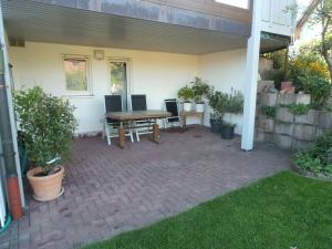 Ferienwohnung mit Entspannungserlebnis im Garten mit Terrasse