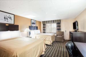 Double Room with Two Double Beds - Non-Smoking room in Travelodge by Wyndham South Burlington