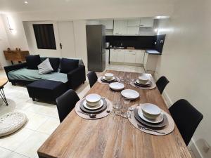 Charmant T2 au calme en Provence, parking & EV