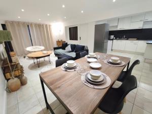 Charmant T2 au calme en Provence, parking & EV