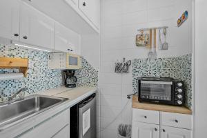 5239 Avenida Navarra in Village