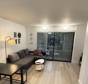Modern 3BR Townhouse near UW