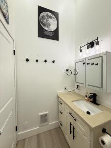 Modern 3BR Townhouse near UW