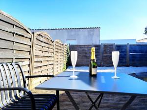 Santorini, Relaxing Spa, Terrace and Parking