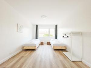 Tolstov Apartments - 3 Room Apartment - Balcony - Kitchen - Washing machine - next to Cologne