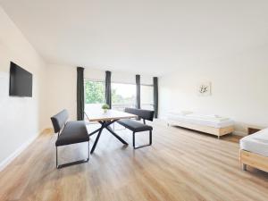 Tolstov Apartments - 3 Room Apartment - Balcony - Kitchen - Washing machine - next to Cologne