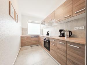 Tolstov Apartments - 3 Room Apartment - Balcony - Kitchen - Washing machine - next to Cologne