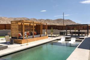 Pool-Pickleball-YogaDeck