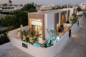 Three Doors Villa Complex