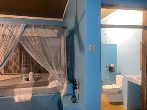 AfroWhaleSharkSafari & AfroBeachBungalows