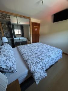 No 52 - Apartment with Lounge and Dining Area - No kitchen