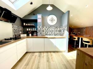 Appartements Sublime appartement SPA detente et Salle cinema 4K : photos des chambres