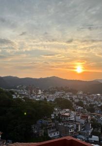 Entre el sol y la luna