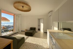 Maisons d'hotes Grand appartement traversant et lumineux, vue mer, dernier etage, proche du centre-ville : photos des chambres