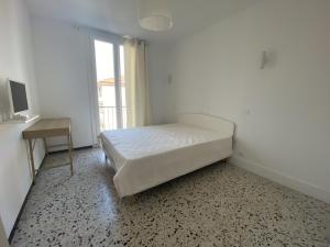 Maisons d'hotes Grand appartement traversant et lumineux, vue mer, dernier etage, proche du centre-ville : photos des chambres