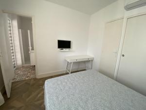 Maisons d'hotes Grand appartement traversant et lumineux, vue mer, dernier etage, proche du centre-ville : photos des chambres