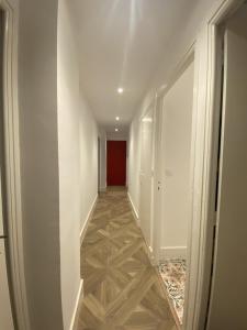 Maisons d'hotes Grand appartement traversant et lumineux, vue mer, dernier etage, proche du centre-ville : photos des chambres