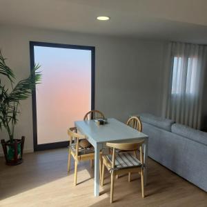 Paradise Point Sea & Mountain view