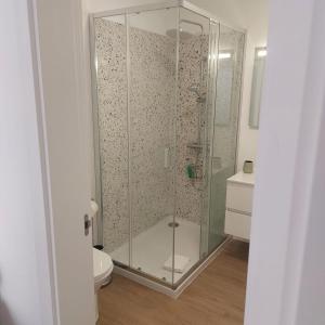 Paradise Point Sea & Mountain view