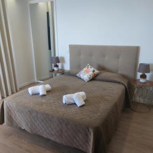 Paradise Point Sea & Mountain view